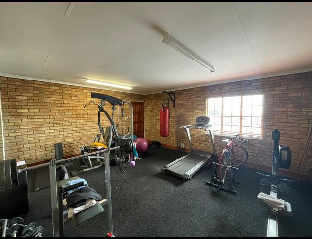 2,000M² WAREHOUSE FOR SALE IN GLEN AUSTIN AH